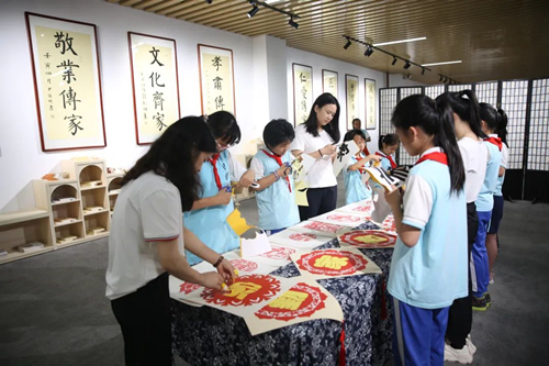 1、長沙市雨花區(qū)校園清廉家風館開館。受訪單位供圖