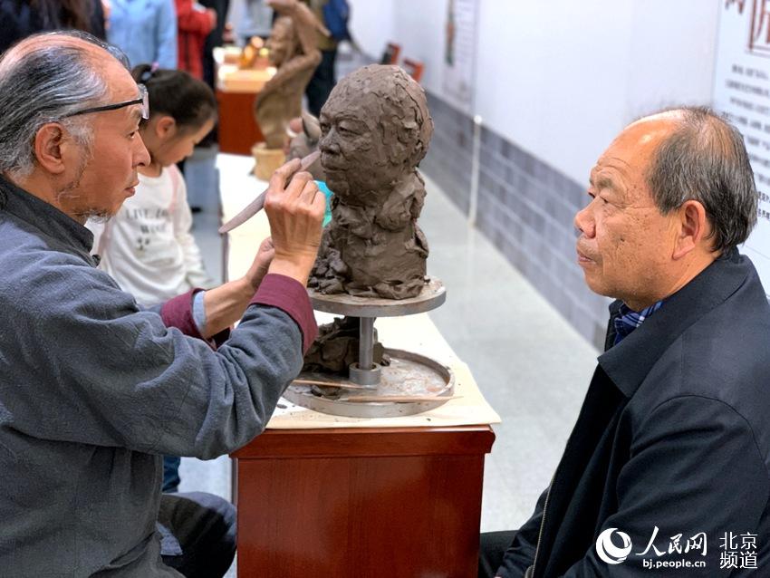 “魅力非遺，情系京西”北京地區(qū)非遺表演創(chuàng)作展開幕。人民網(wǎng) 孟竹 攝