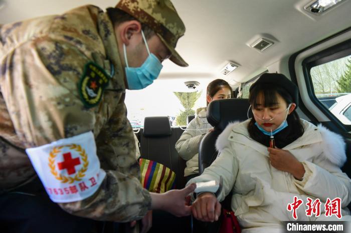 包餃子、拜年、探訪哨所西藏軍嫂高原過春節(jié)