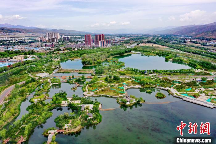 西北城市西寧立生態(tài)文明高地新典范：“一城山水、百園千姿”