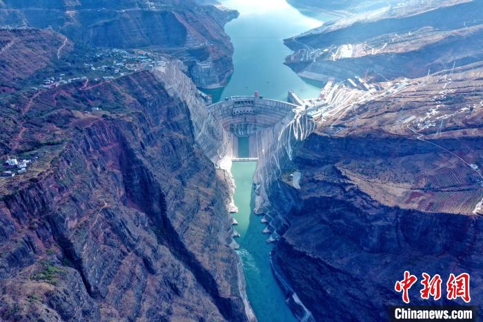 圖為白鶴灘水電站大壩全景圖。　水電四局供圖