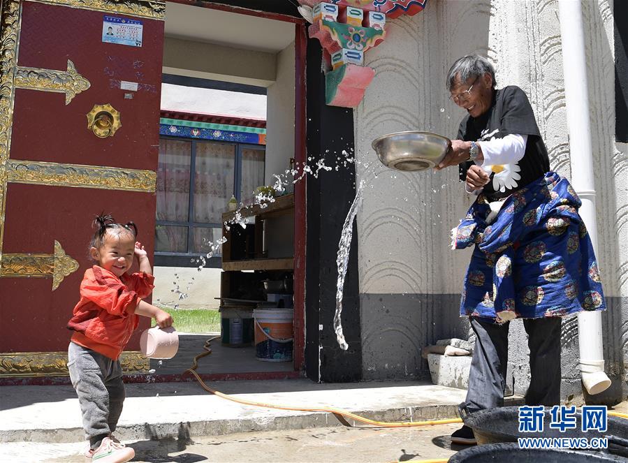 （新華全媒頭條·走向我們的小康生活·決戰(zhàn)決勝脫貧攻堅(jiān)·圖文互動(dòng)）（6）兩次遷徙“搬窮”記——海拔最高縣雙湖的“戰(zhàn)貧故事”