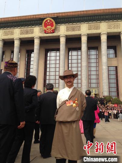 圖為2016年，尼瑪扎西出席全國政協(xié)會(huì)議(資料圖)。西藏農(nóng)科院 供圖